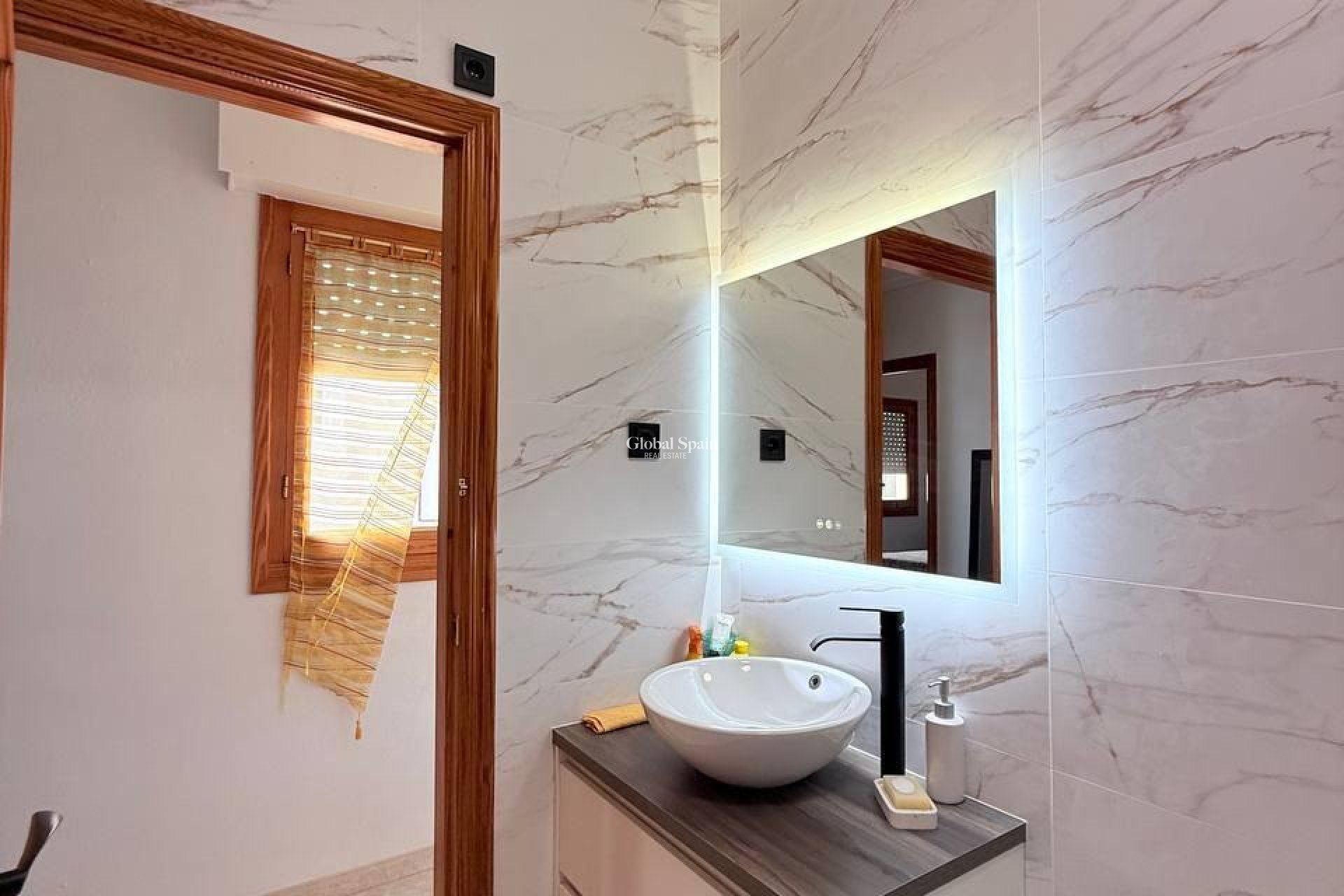 Wederverkoop - PENTHOUSE -
TORREVIEJA - Playa del Cura
