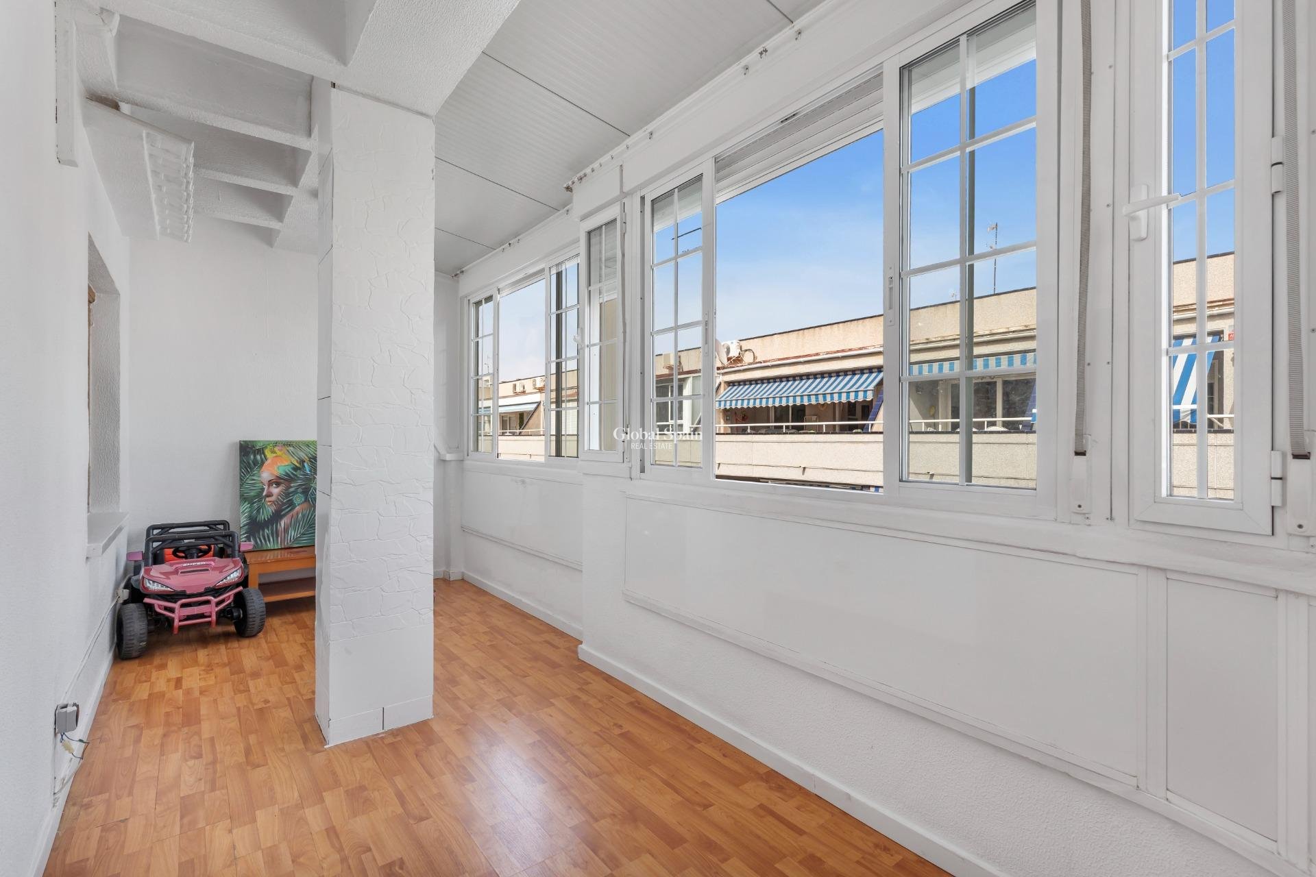 Wederverkoop - PENTHOUSE -
TORREVIEJA - Playa del cura