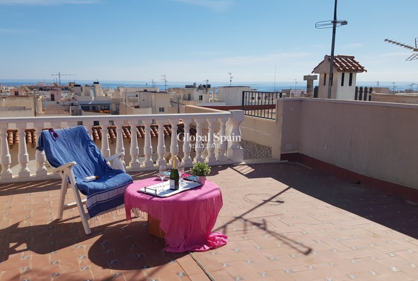 Wederverkoop - PENTHOUSE -
TORREVIEJA - Playa del Cura