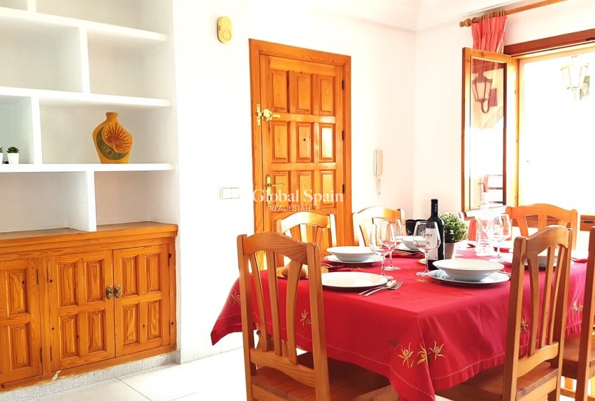 Wederverkoop - PENTHOUSE -
TORREVIEJA - Playa del Cura