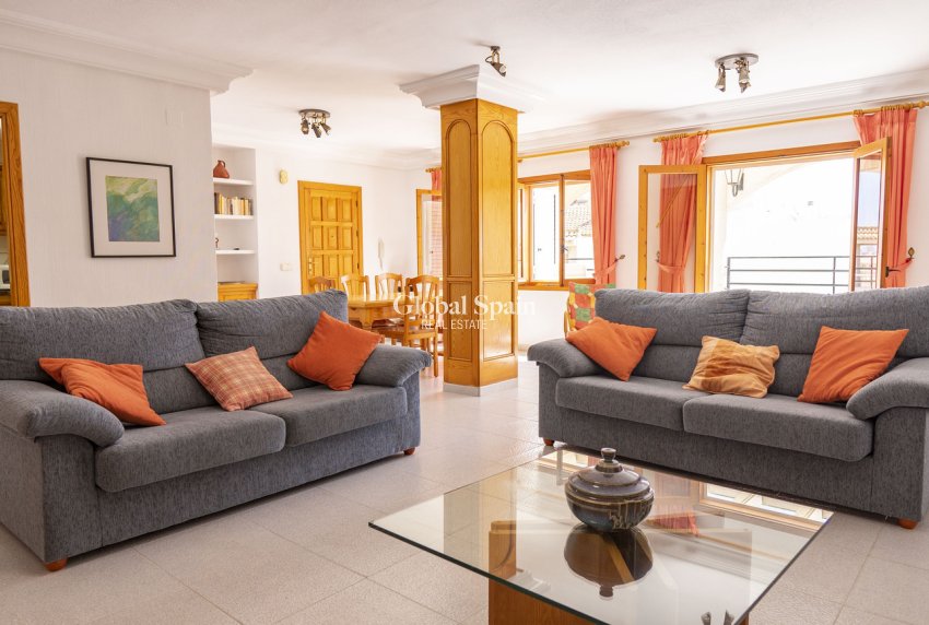Wederverkoop - PENTHOUSE -
TORREVIEJA - Playa del Cura