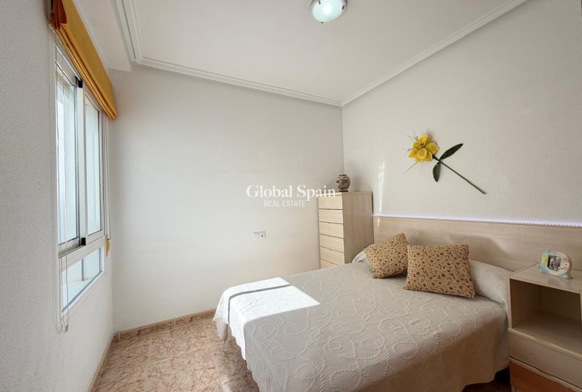 Wederverkoop - PENTHOUSE -
TORREVIEJA - Playa del Cura