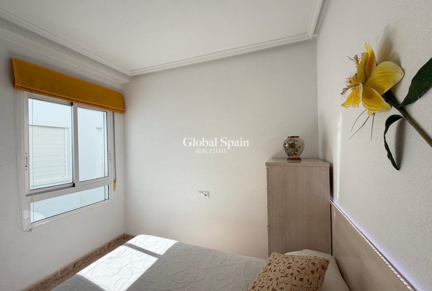 Wederverkoop - PENTHOUSE -
TORREVIEJA - Playa del Cura