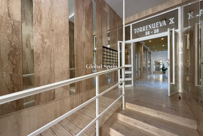 Wederverkoop - PENTHOUSE -
TORREVIEJA - Playa del Cura