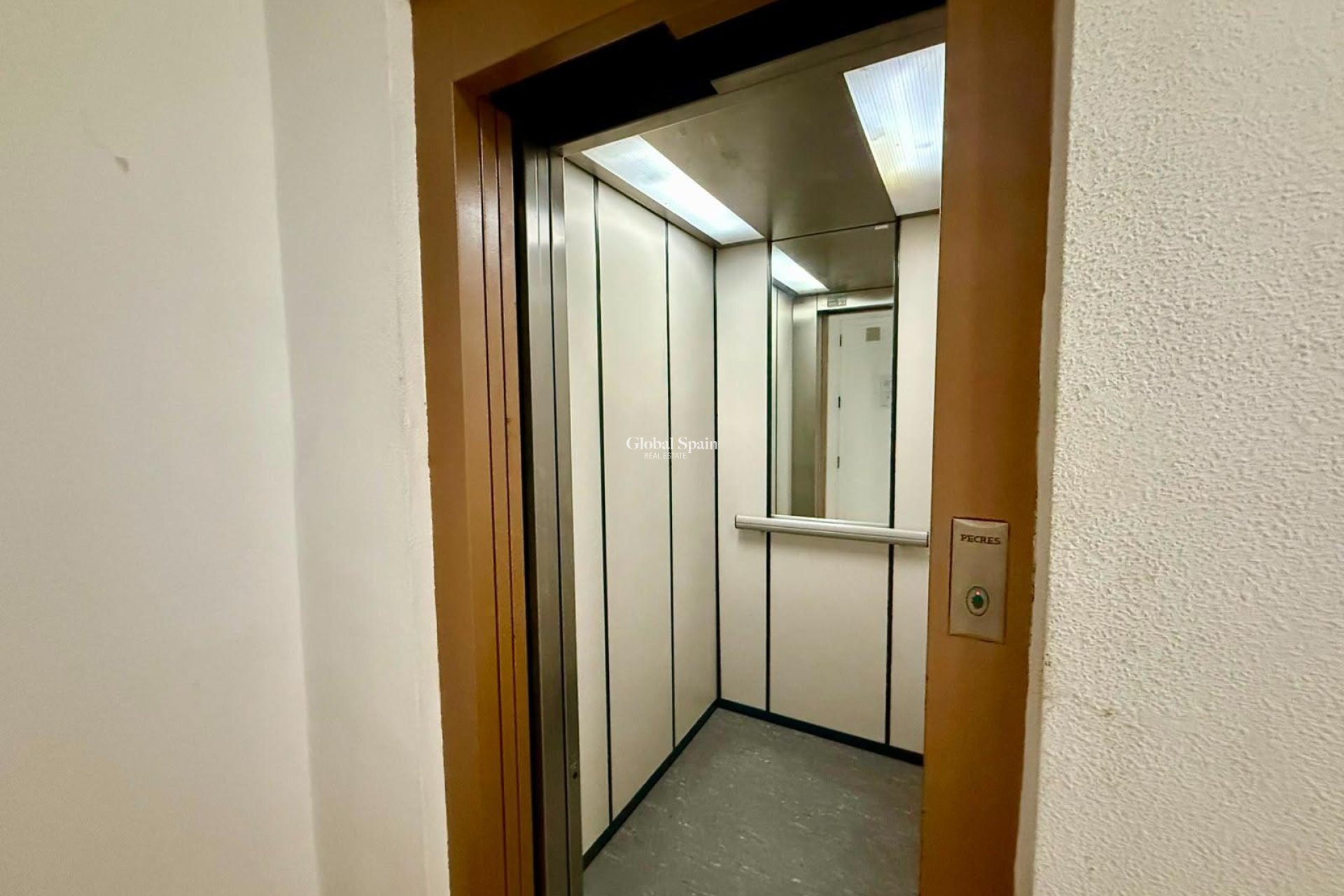 Wederverkoop - PENTHOUSE -
TORREVIEJA - Playa del Cura