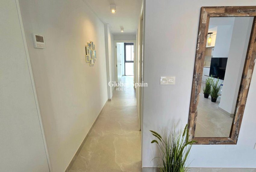 Wederverkoop - PENTHOUSE -
TORREVIEJA - Playa del Cura