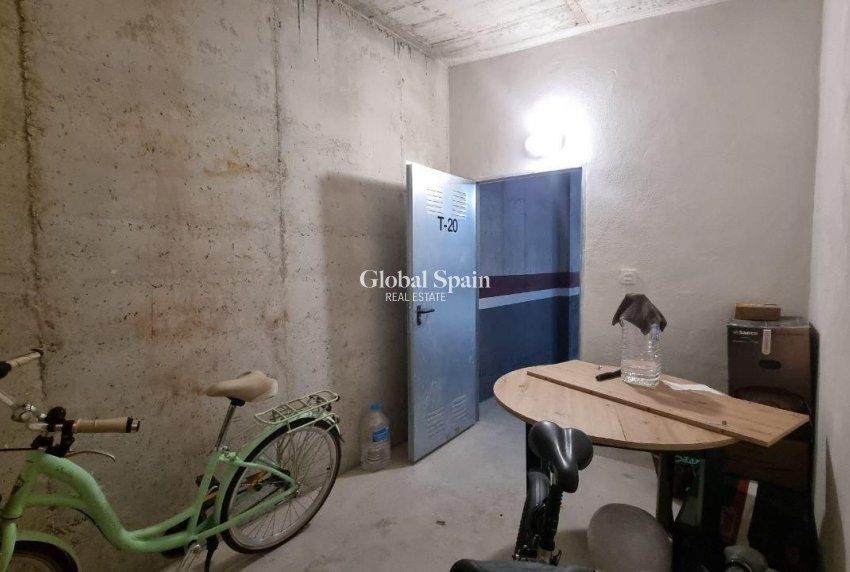 Wederverkoop - PENTHOUSE -
TORREVIEJA - Playa del Cura