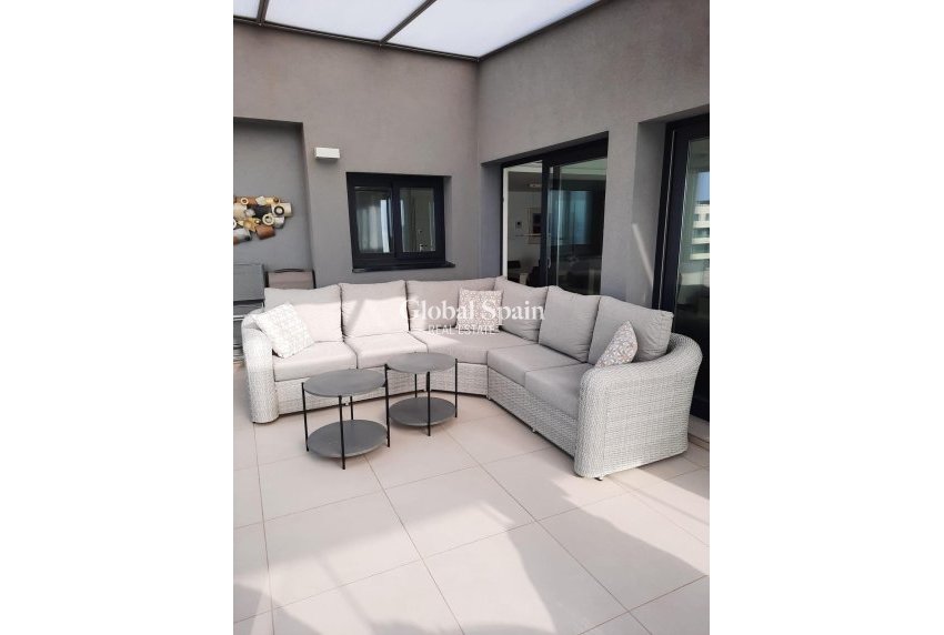 Wederverkoop - PENTHOUSE -
TORREVIEJA - Punta Prima