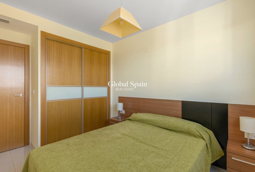 Wederverkoop - PENTHOUSE -
TORREVIEJA - Punta Prima