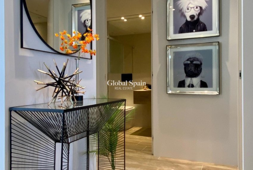 Wederverkoop - PENTHOUSE -
TORREVIEJA - Punta Prima