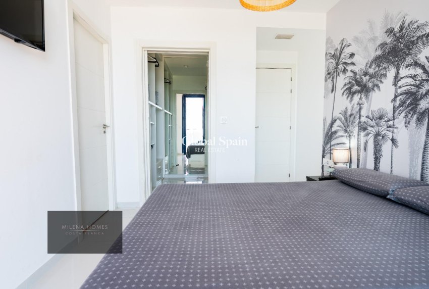 Wederverkoop - PENTHOUSE -
TORREVIEJA - Punta Prima