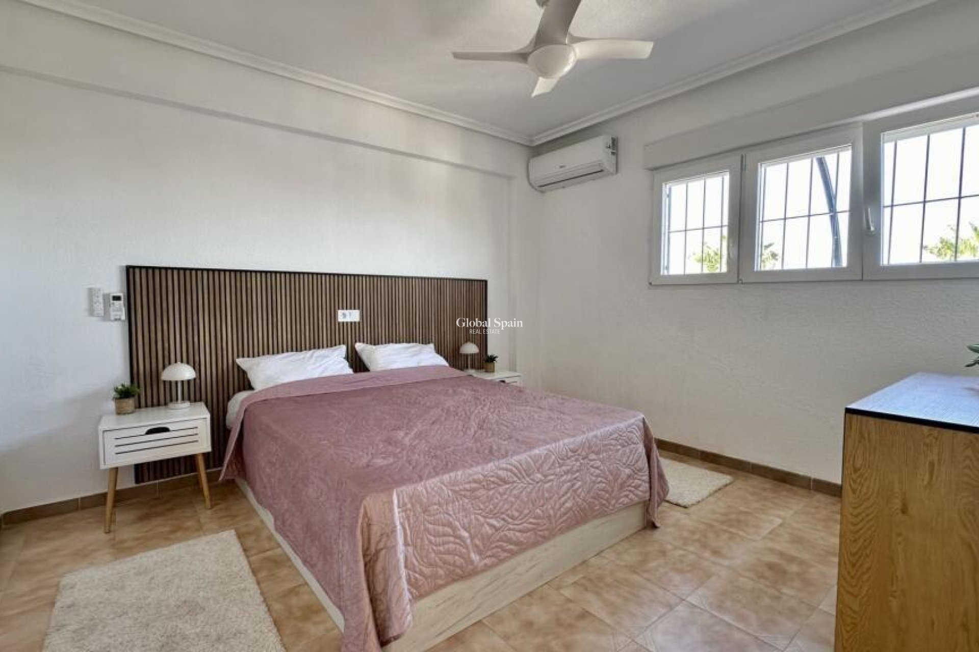 Wederverkoop - PENTHOUSE -
TORREVIEJA - Punta Prima