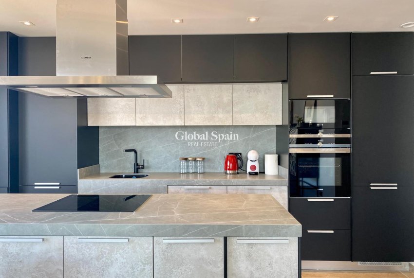 Wederverkoop - PENTHOUSE -
TORREVIEJA - Punta Prima