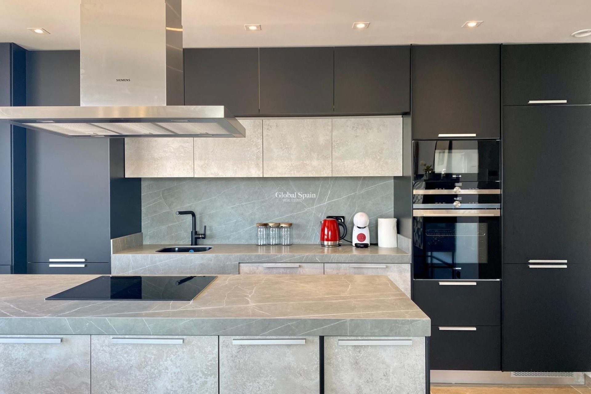 Wederverkoop - PENTHOUSE -
TORREVIEJA - Punta Prima