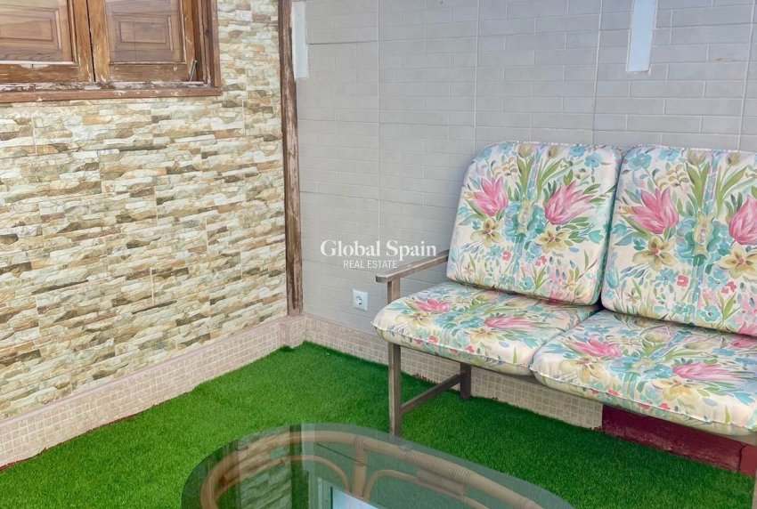 Wederverkoop - PENTHOUSE -
TORREVIEJA - Punta Prima