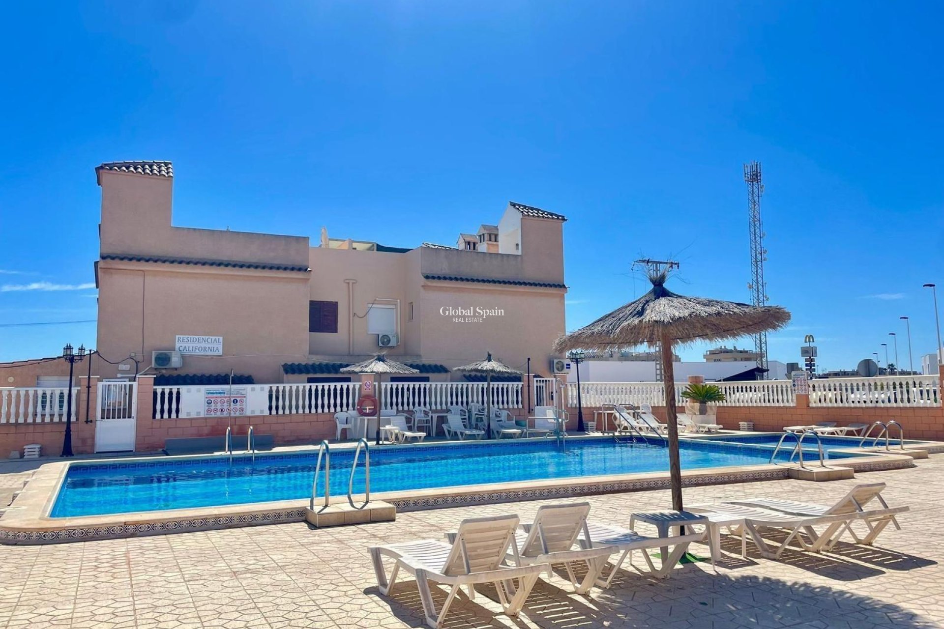 Wederverkoop - PENTHOUSE -
TORREVIEJA - Punta Prima