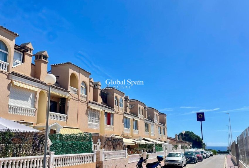 Wederverkoop - PENTHOUSE -
TORREVIEJA - Punta Prima