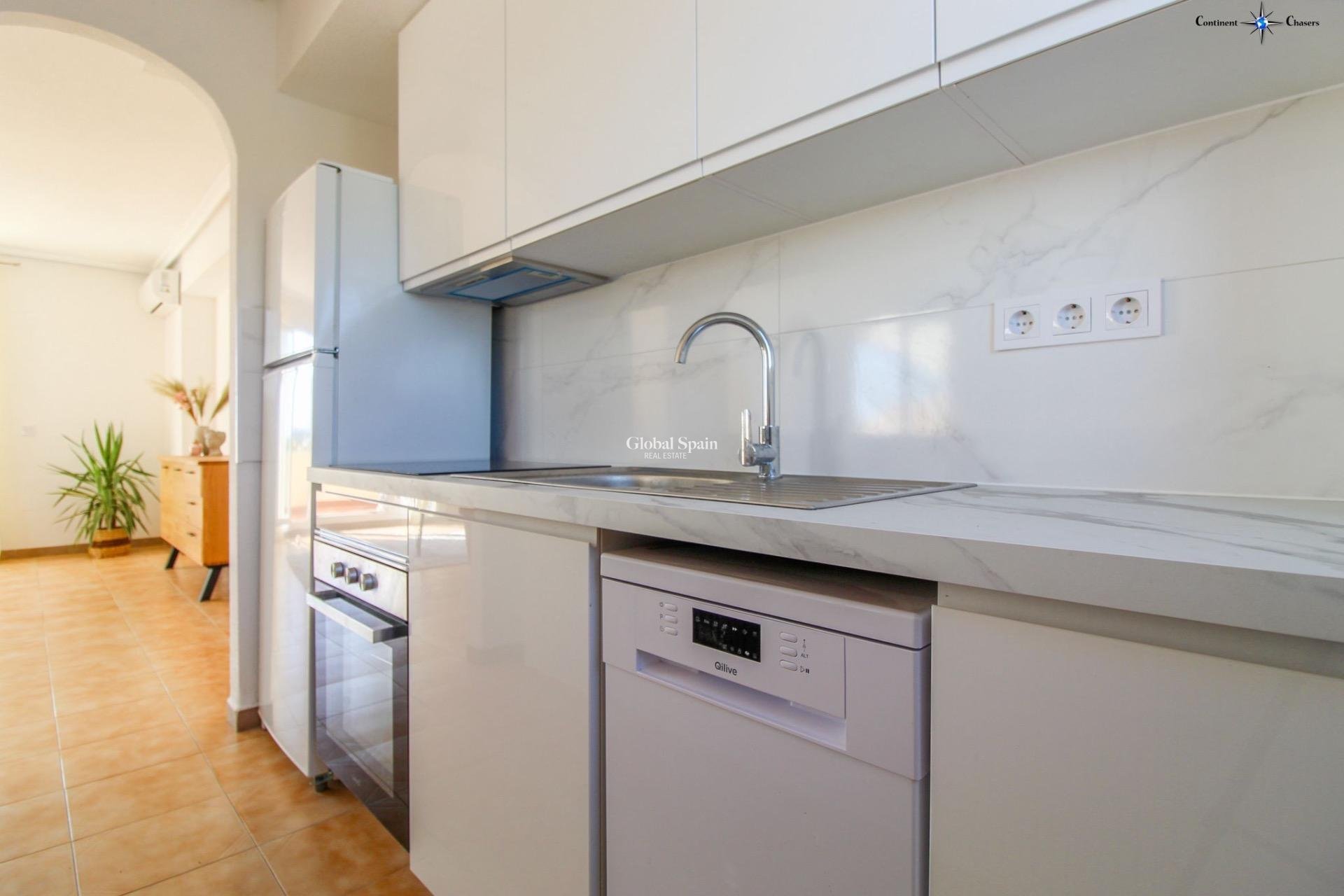 Wederverkoop - PENTHOUSE -
TORREVIEJA - Punta Prima