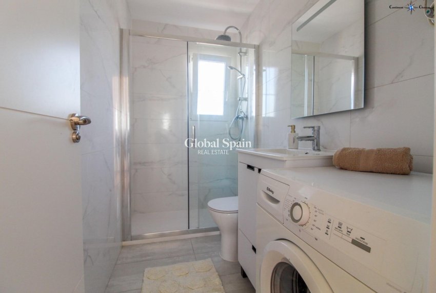 Wederverkoop - PENTHOUSE -
TORREVIEJA - Punta Prima