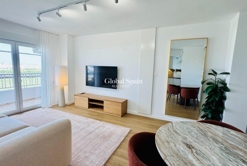 Wederverkoop - PENTHOUSE -
TORREVIEJA - Punta Prima