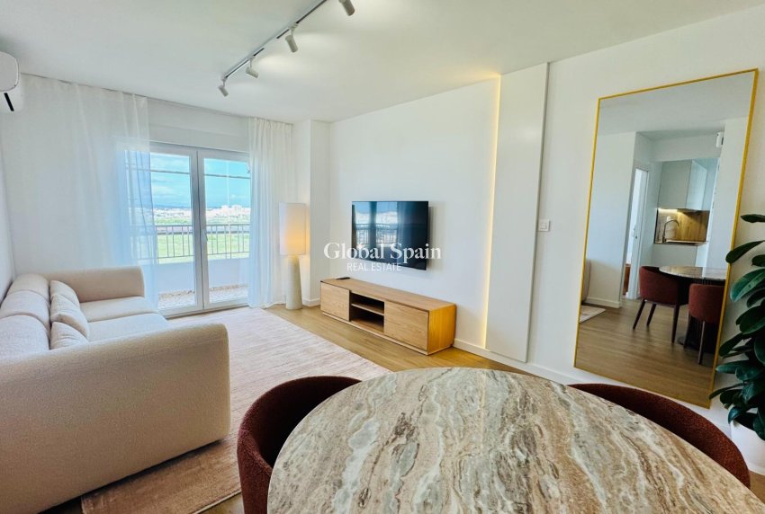 Wederverkoop - PENTHOUSE -
TORREVIEJA - Punta Prima