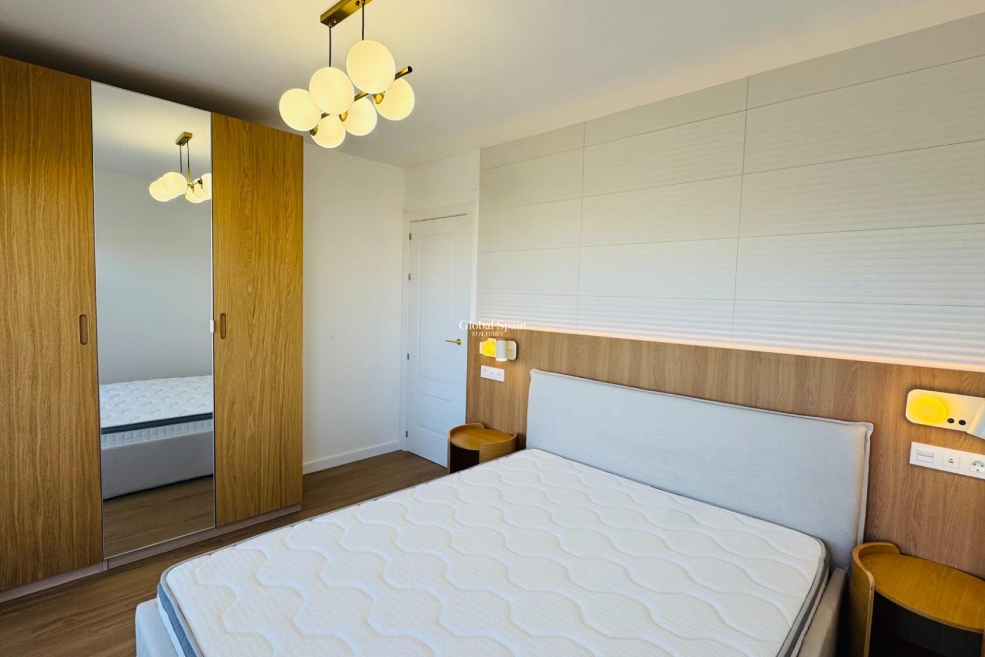 Wederverkoop - PENTHOUSE -
TORREVIEJA - Punta Prima