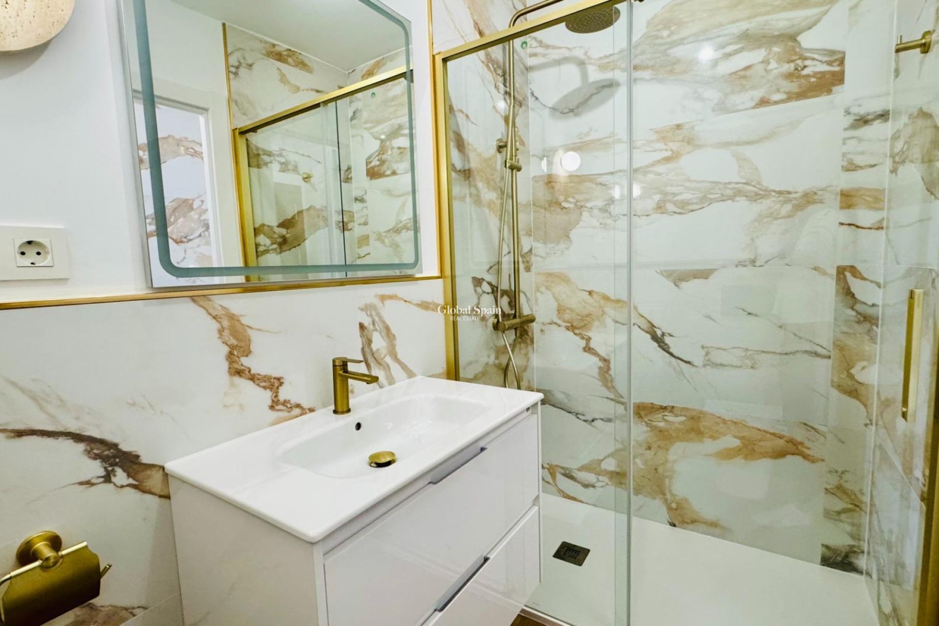 Wederverkoop - PENTHOUSE -
TORREVIEJA - Punta Prima