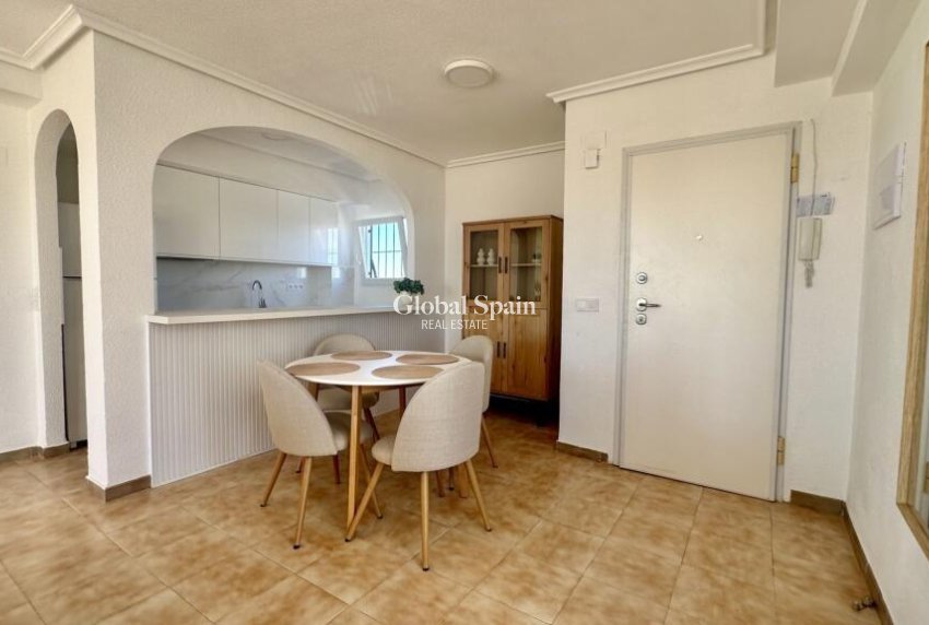 Wederverkoop - PENTHOUSE -
TORREVIEJA - Punta Prima