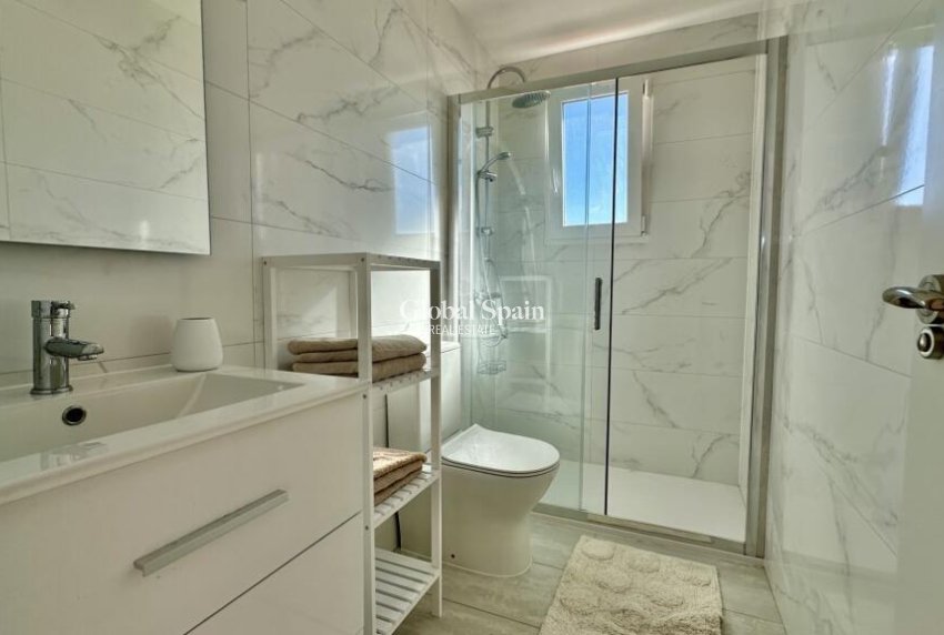 Wederverkoop - PENTHOUSE -
TORREVIEJA - Punta Prima