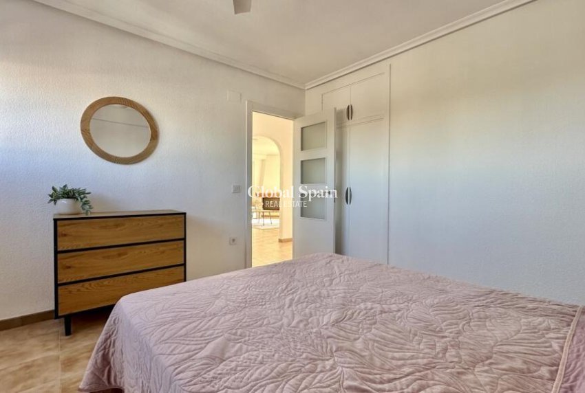 Wederverkoop - PENTHOUSE -
TORREVIEJA - Punta Prima