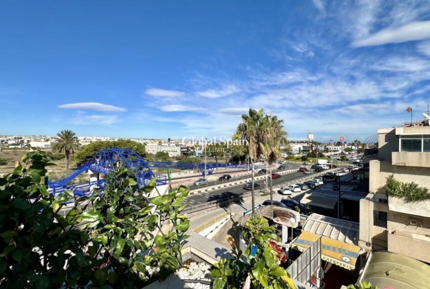 Wederverkoop - PENTHOUSE -
TORREVIEJA - Punta Prima
