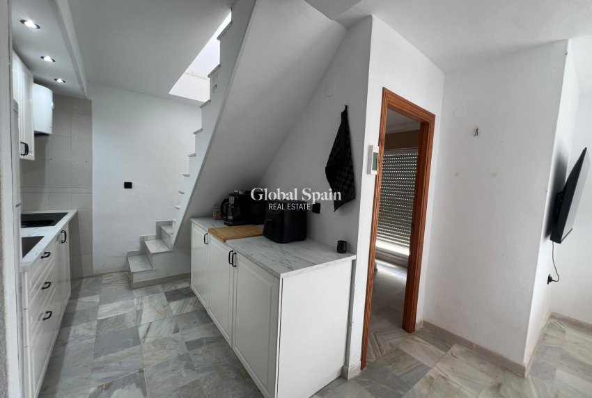 Wederverkoop - Penthouse -
TORREVIEJA - Torreblanca