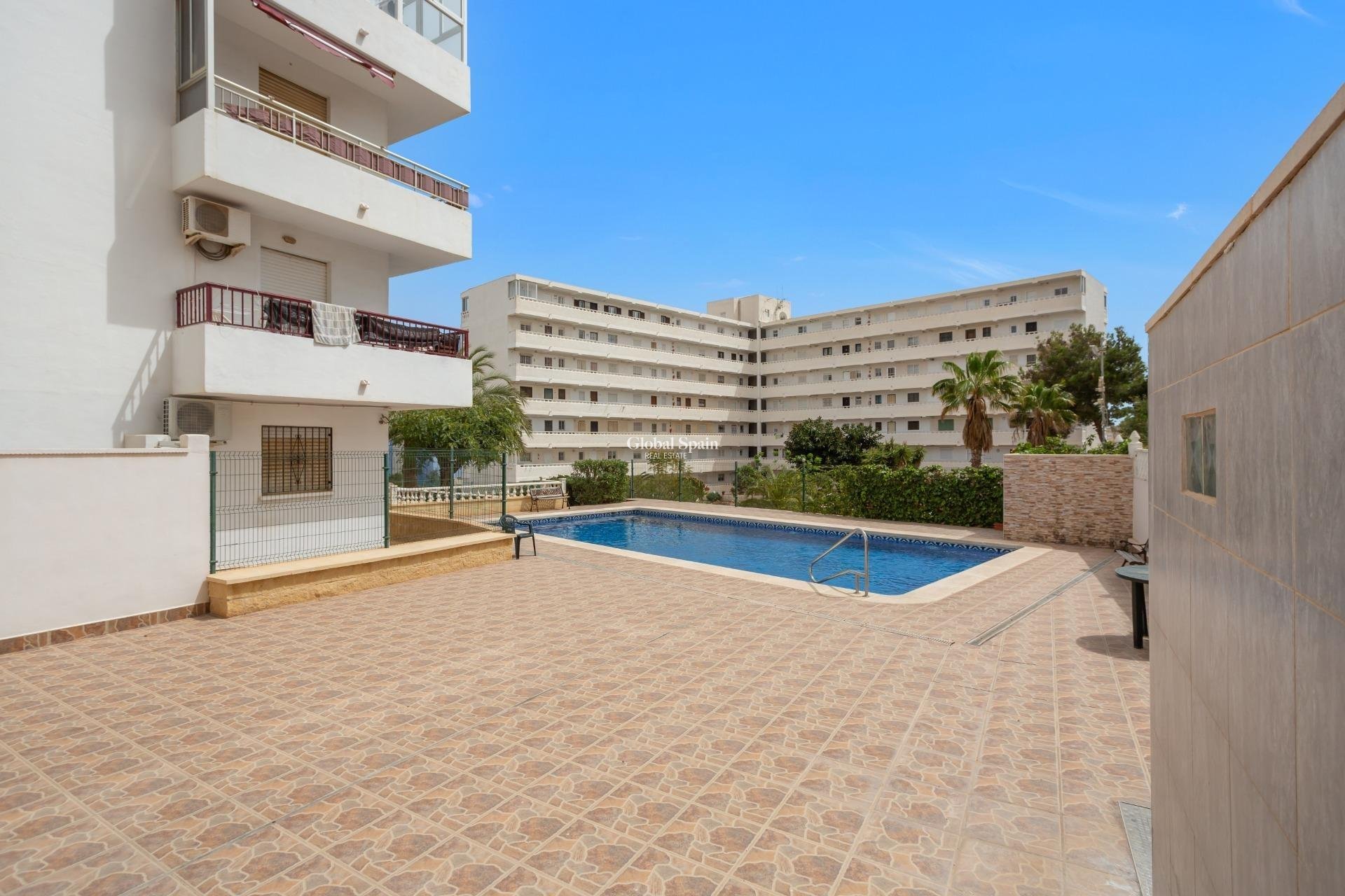 Wederverkoop - Penthouse -
TORREVIEJA - Torreblanca
