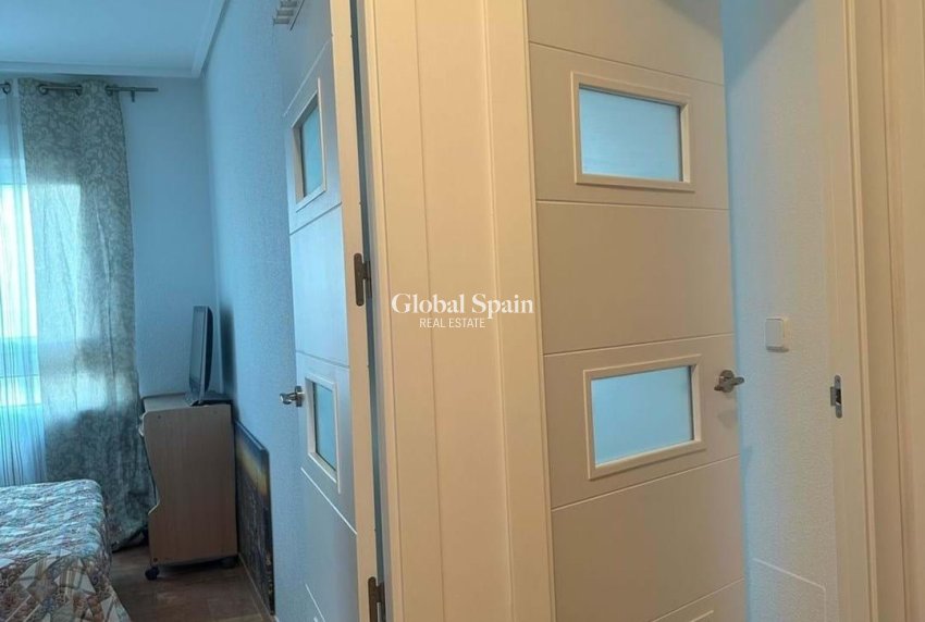 Wederverkoop - PENTHOUSE -
TORREVIEJA - Torreblanca