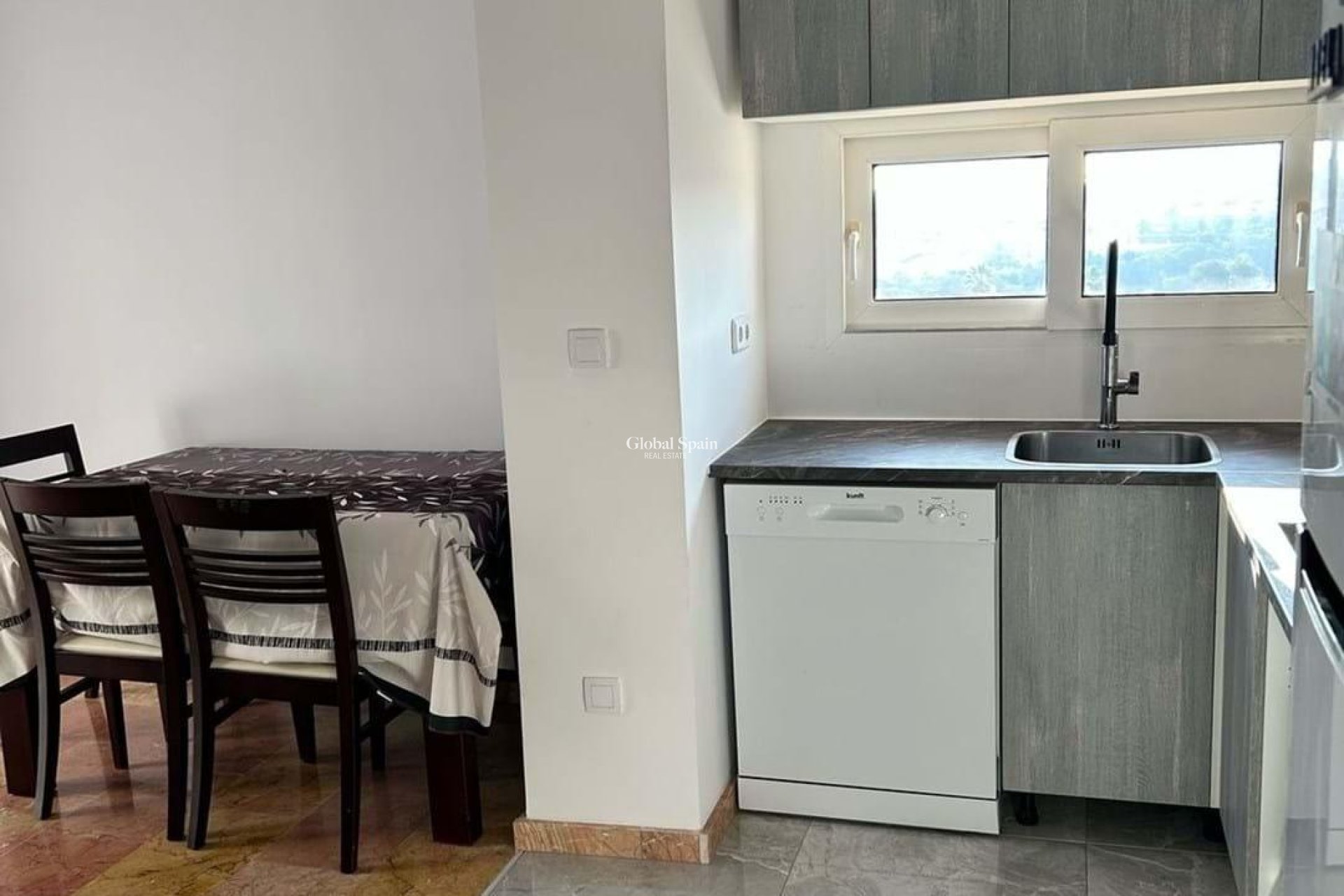 Wederverkoop - PENTHOUSE -
TORREVIEJA - Torreblanca