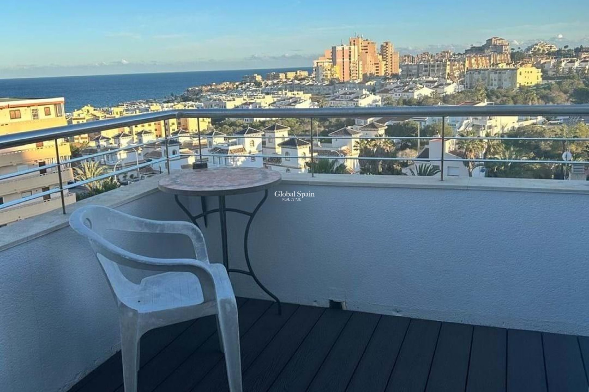Wederverkoop - PENTHOUSE -
TORREVIEJA - Torreblanca