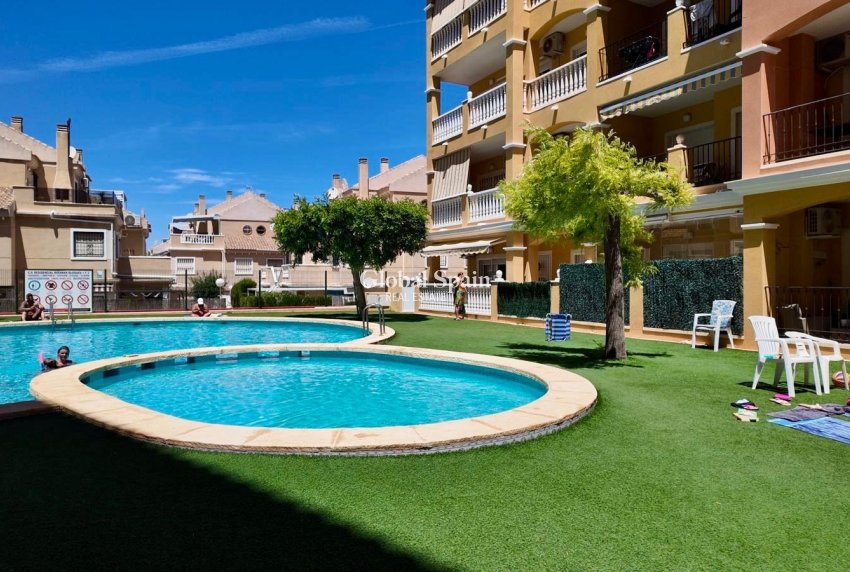 Wederverkoop - PENTHOUSE -
TORREVIEJA - Torreblanca