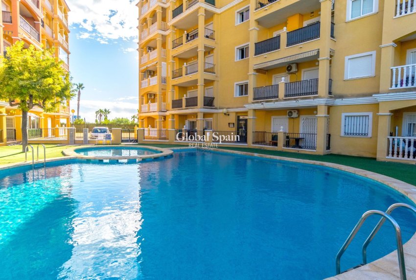 Wederverkoop - PENTHOUSE -
TORREVIEJA - Torreblanca