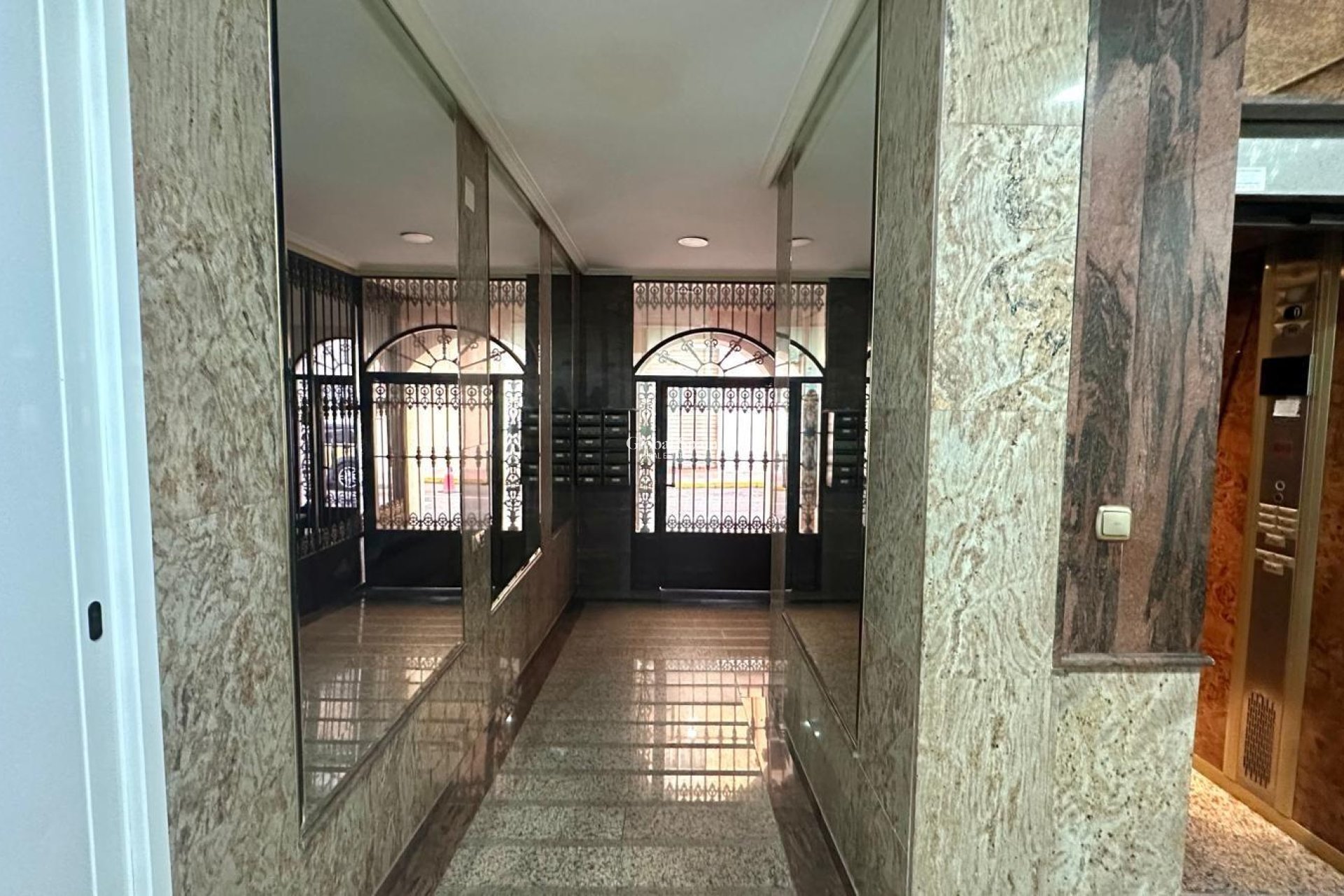 Wederverkoop - PENTHOUSE -
TORREVIEJA - Torrevieja