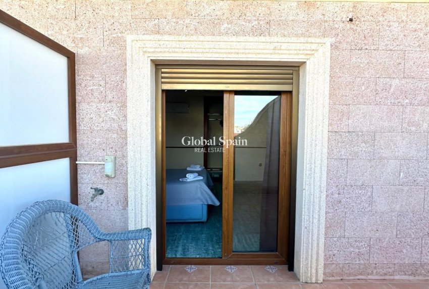 Wederverkoop - PENTHOUSE -
TORREVIEJA - Torrevieja