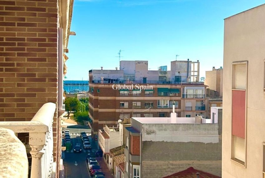 Wederverkoop - PENTHOUSE -
TORREVIEJA - Torrevieja