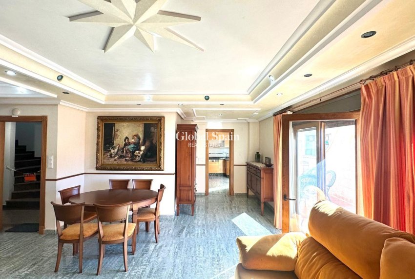 Wederverkoop - PENTHOUSE -
TORREVIEJA - Torrevieja