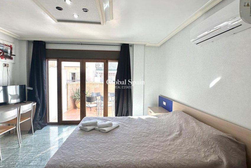Wederverkoop - PENTHOUSE -
TORREVIEJA - Torrevieja