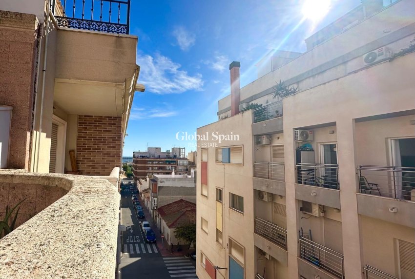 Wederverkoop - PENTHOUSE -
TORREVIEJA - Torrevieja