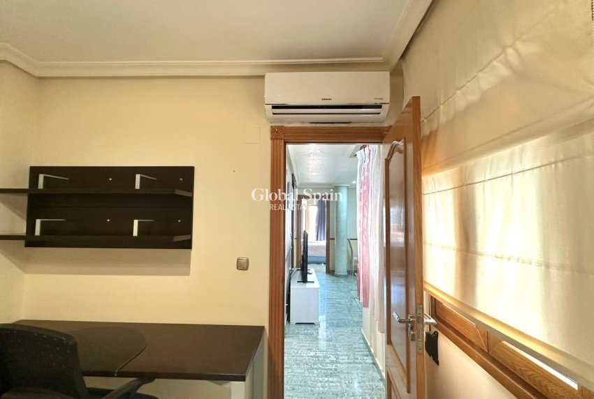 Wederverkoop - PENTHOUSE -
TORREVIEJA - Torrevieja