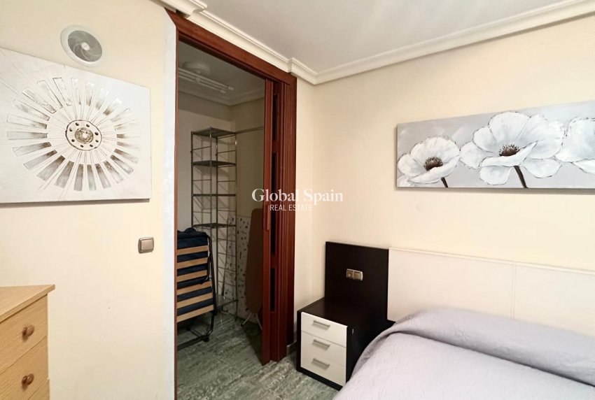 Wederverkoop - PENTHOUSE -
TORREVIEJA - Torrevieja