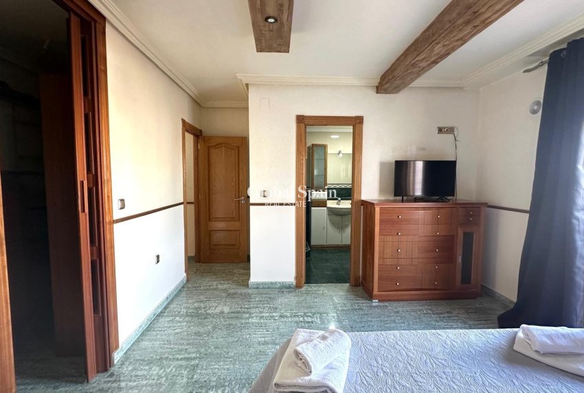 Wederverkoop - PENTHOUSE -
TORREVIEJA - Torrevieja