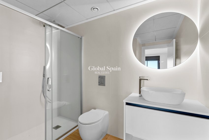 Wederverkoop - PENTHOUSE -
VILLAMARTÍN - Costa Blanca