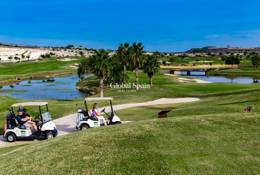 Wederverkoop - PENTHOUSE -
VILLAMARTÍN - Costa Blanca