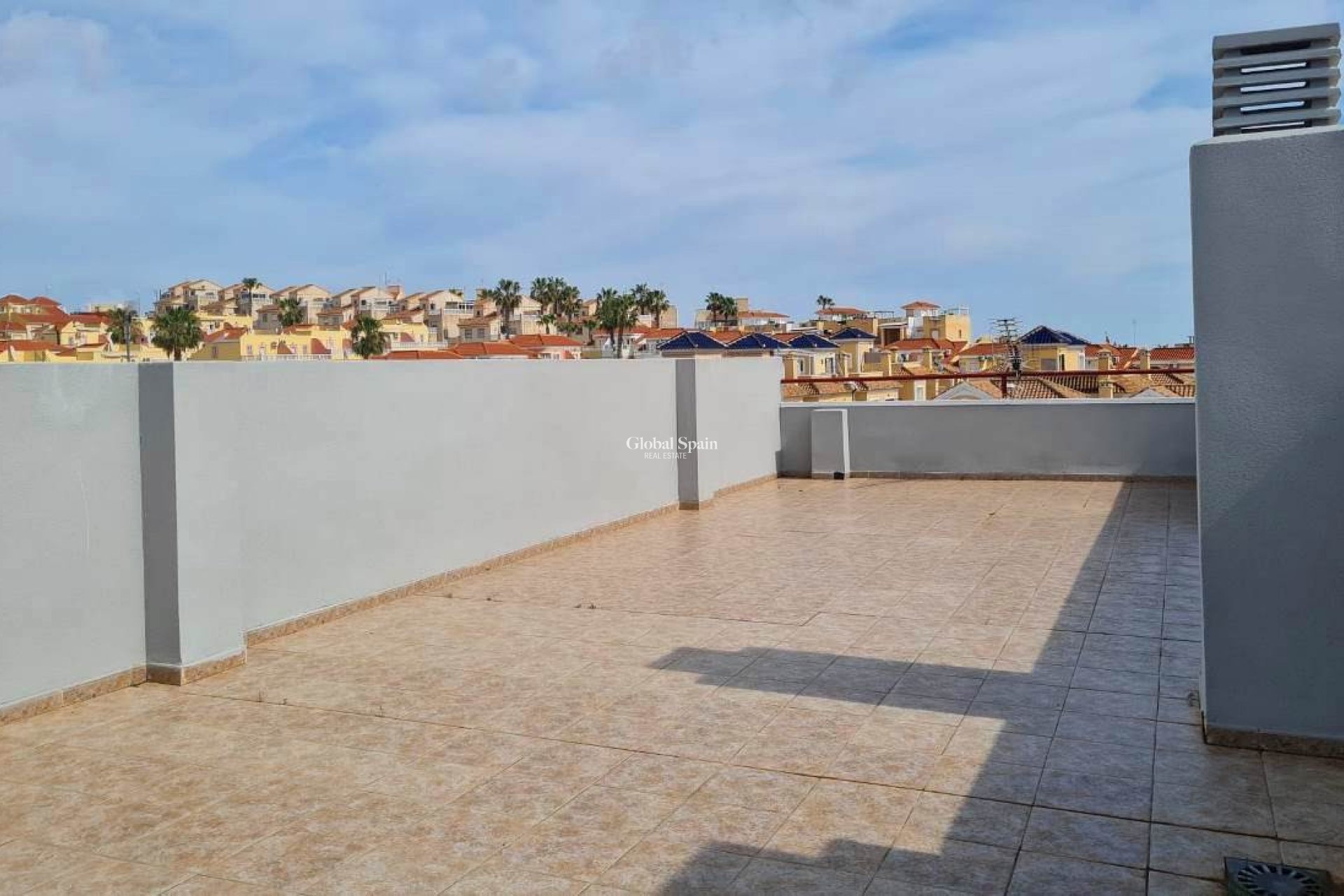 Wederverkoop - PENTHOUSE -
VILLAMARTÍN - Costa Blanca